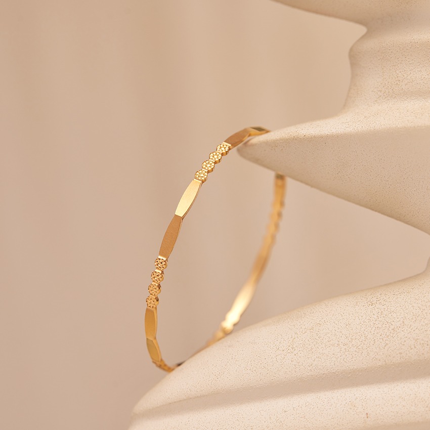 Fiyana Gold Bangle