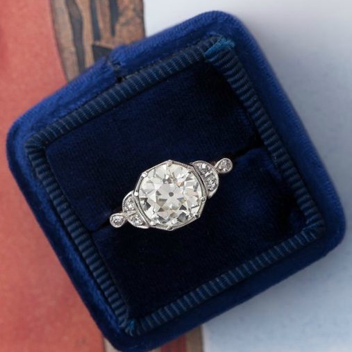 Three-Stone-Engagement-Ring