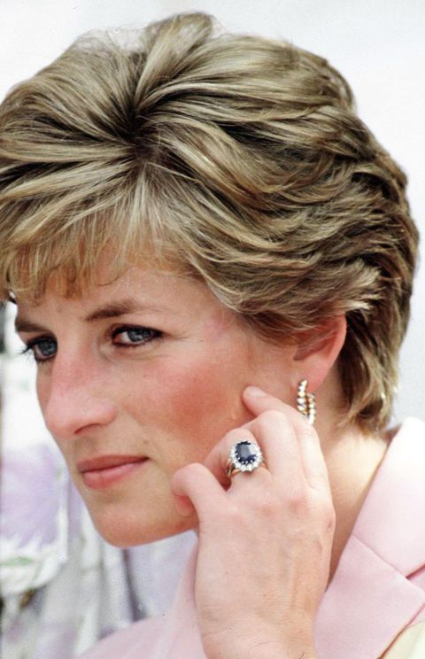 princess-Diana-sapphire-engagement-ring