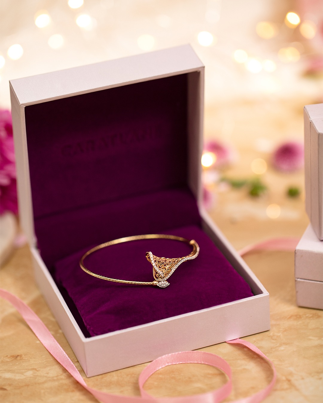 GiftingTip 🎁 When in... - CaratLane: A Tanishq Partnership | Facebook