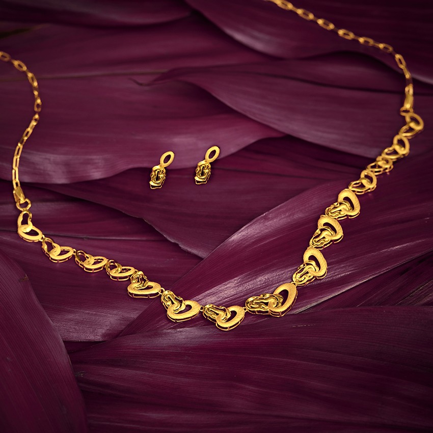 Chitrini 22KT Gold Necklace Set
