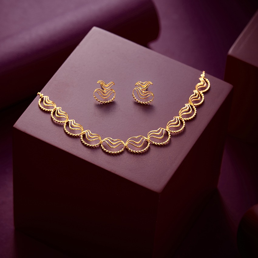 Padmini Pristine 22KT Gold Necklace Set