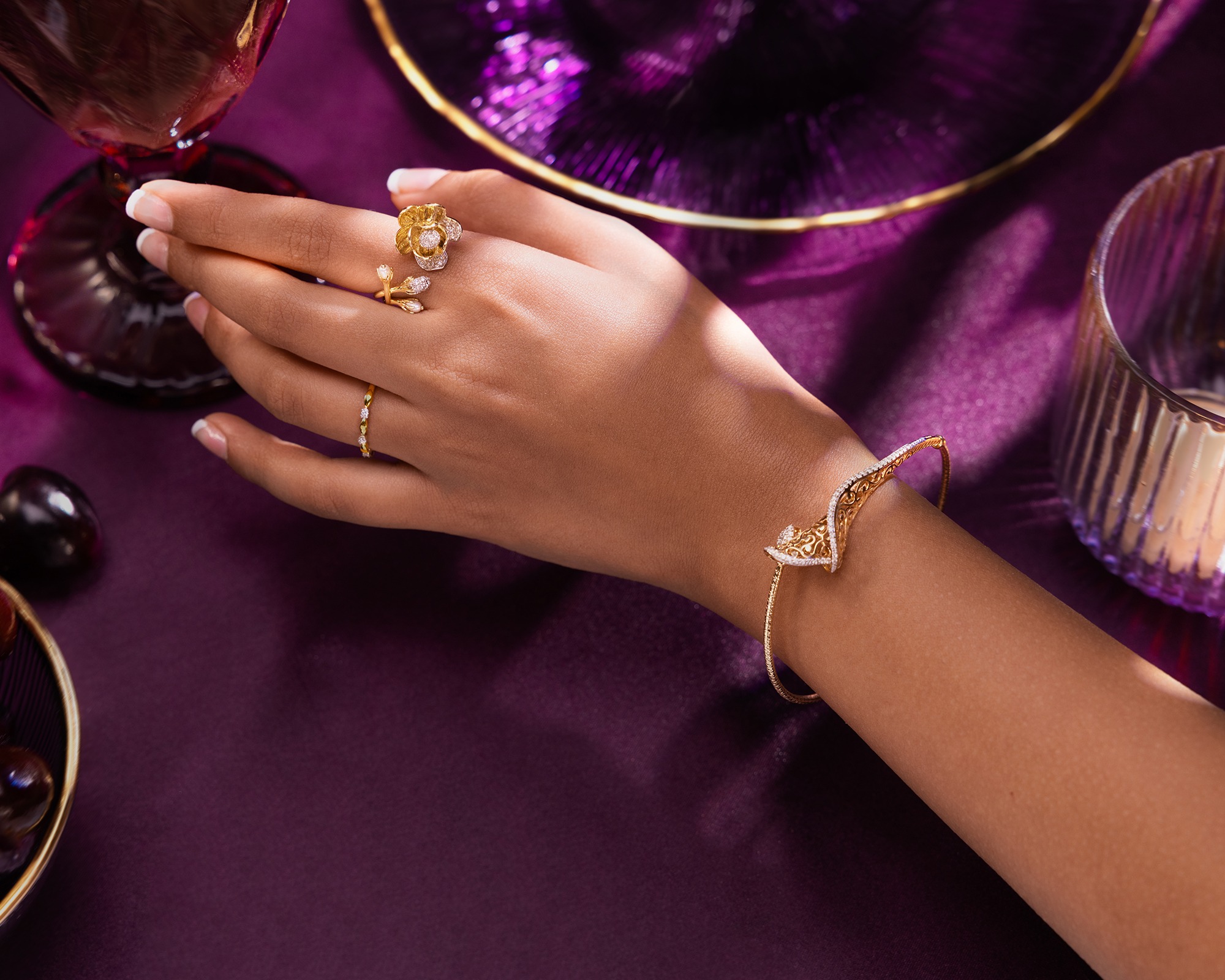 Love Knot Solitaire Ring | Radiant Diamond Ring For Women | CaratLane