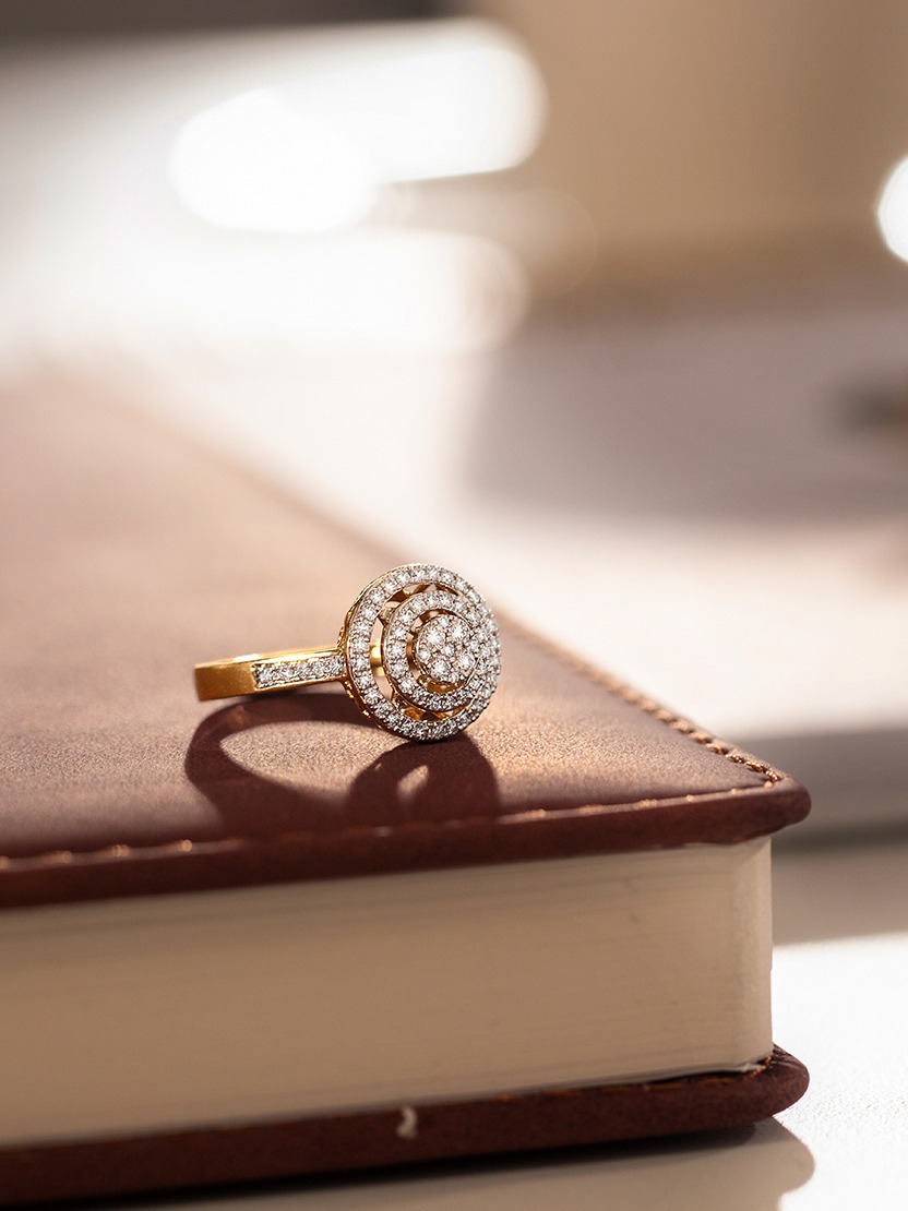 Zaila Glam Pearl Ring For Her | Timeless Diamond Bands | CaratLane