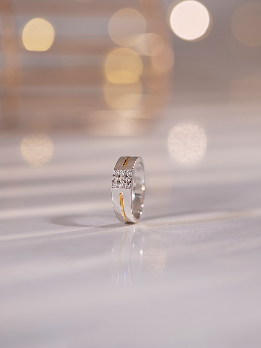 Buy Duet Circular Diamond Ring Online | CaratLane