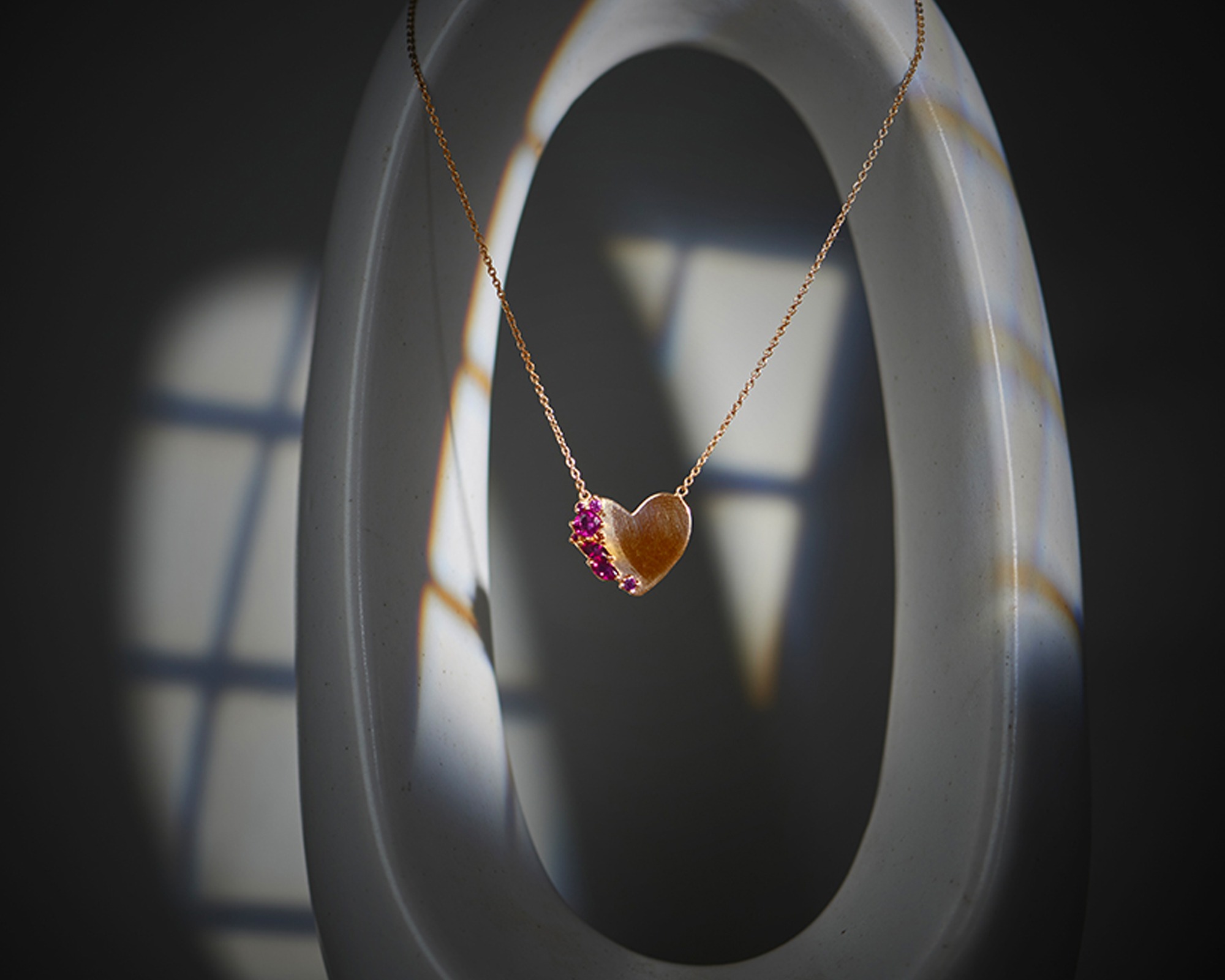 heart caratlane pendant