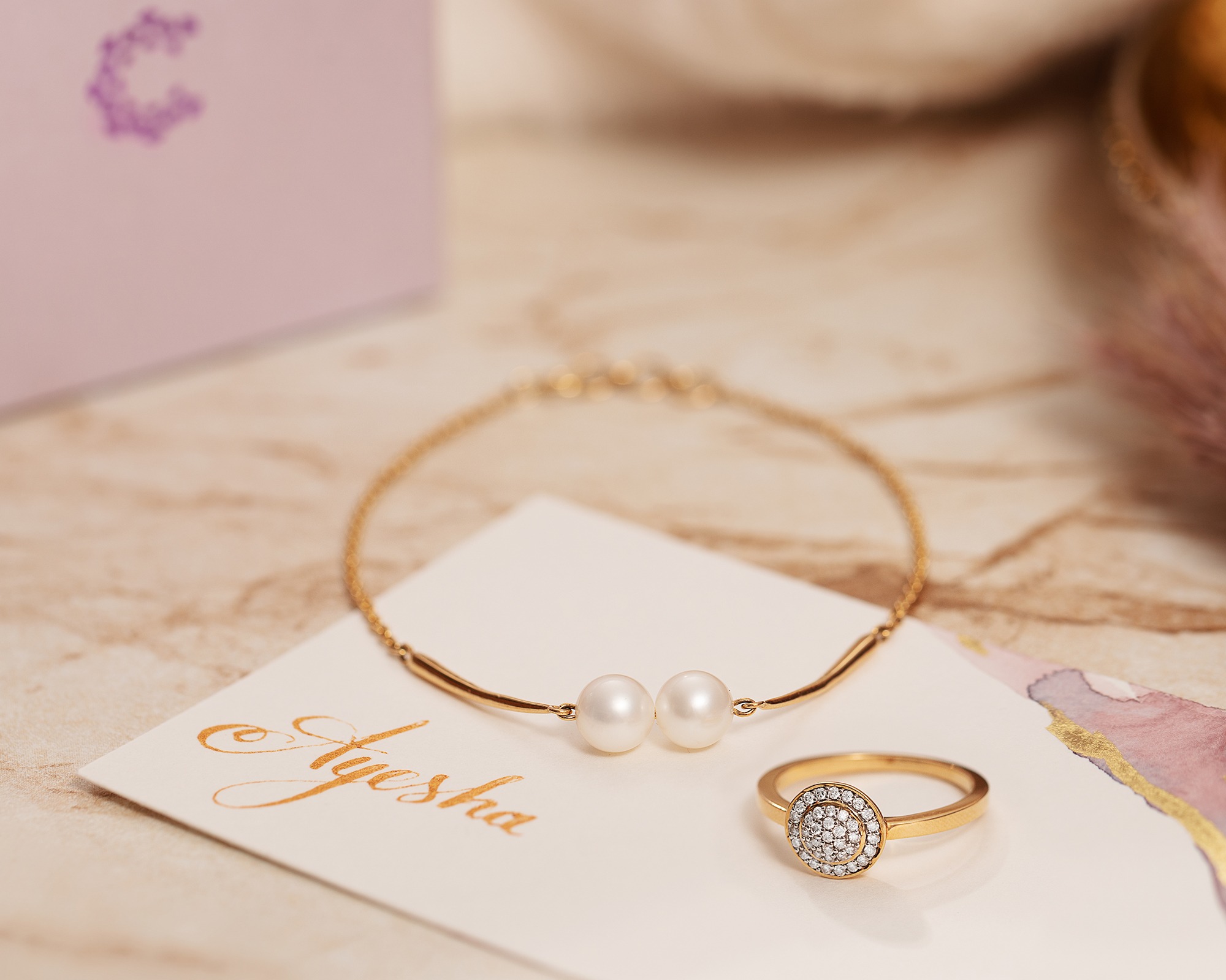 Simple and classy gifts for women's day