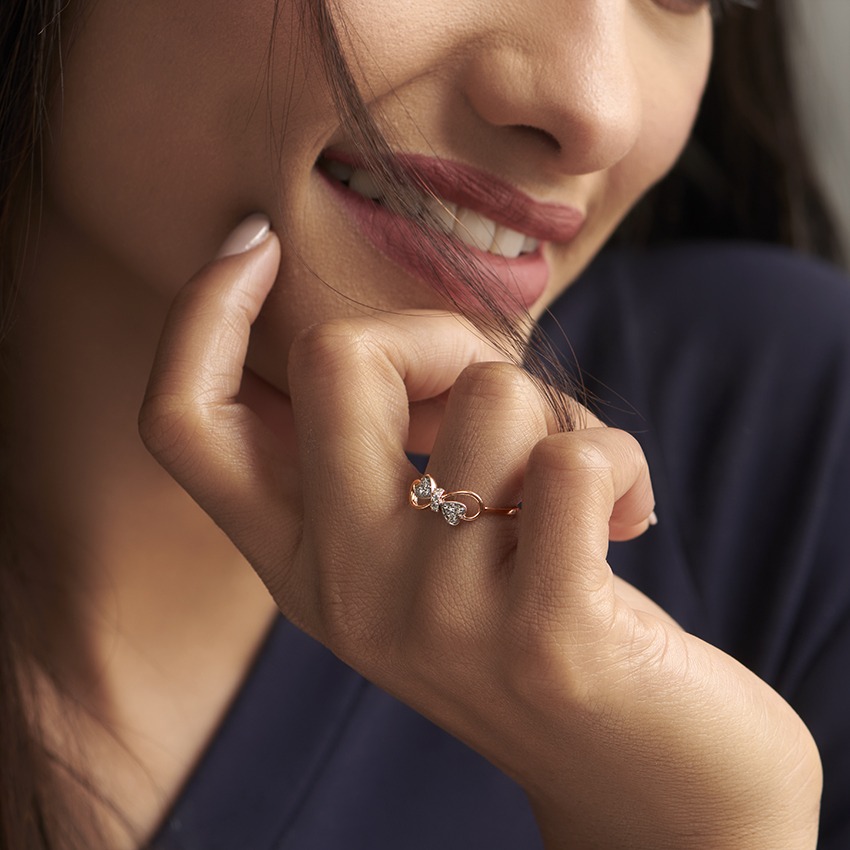 Gliding Diamond Heart Ring