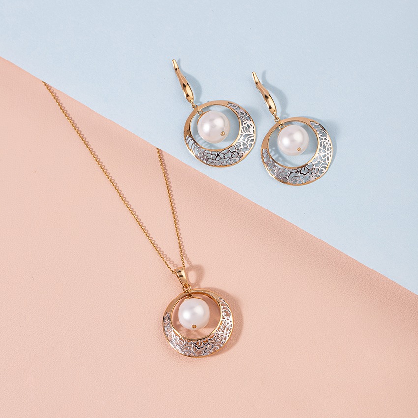 Tessa Cutout Pearl Pendant Set