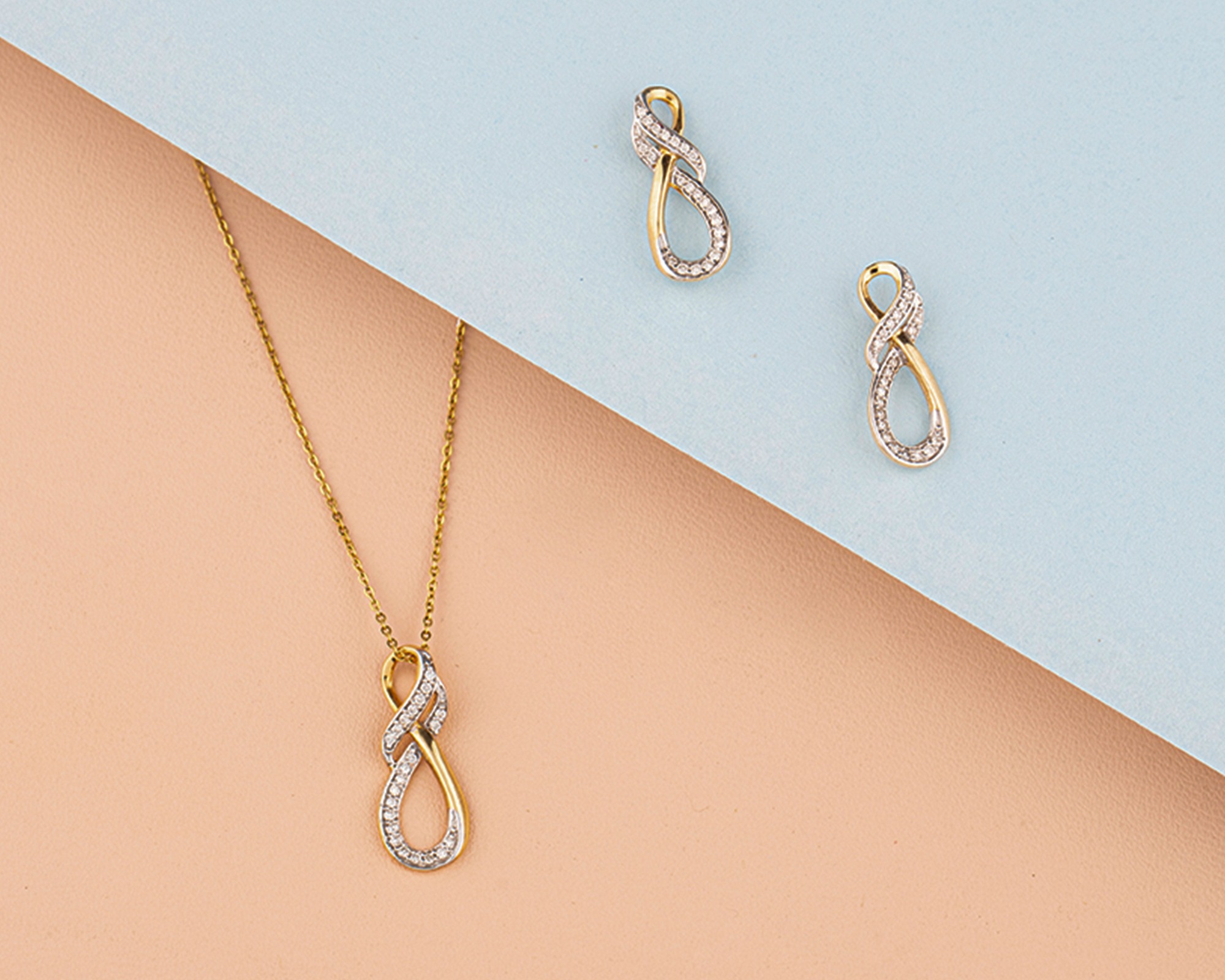 diamond pendant set