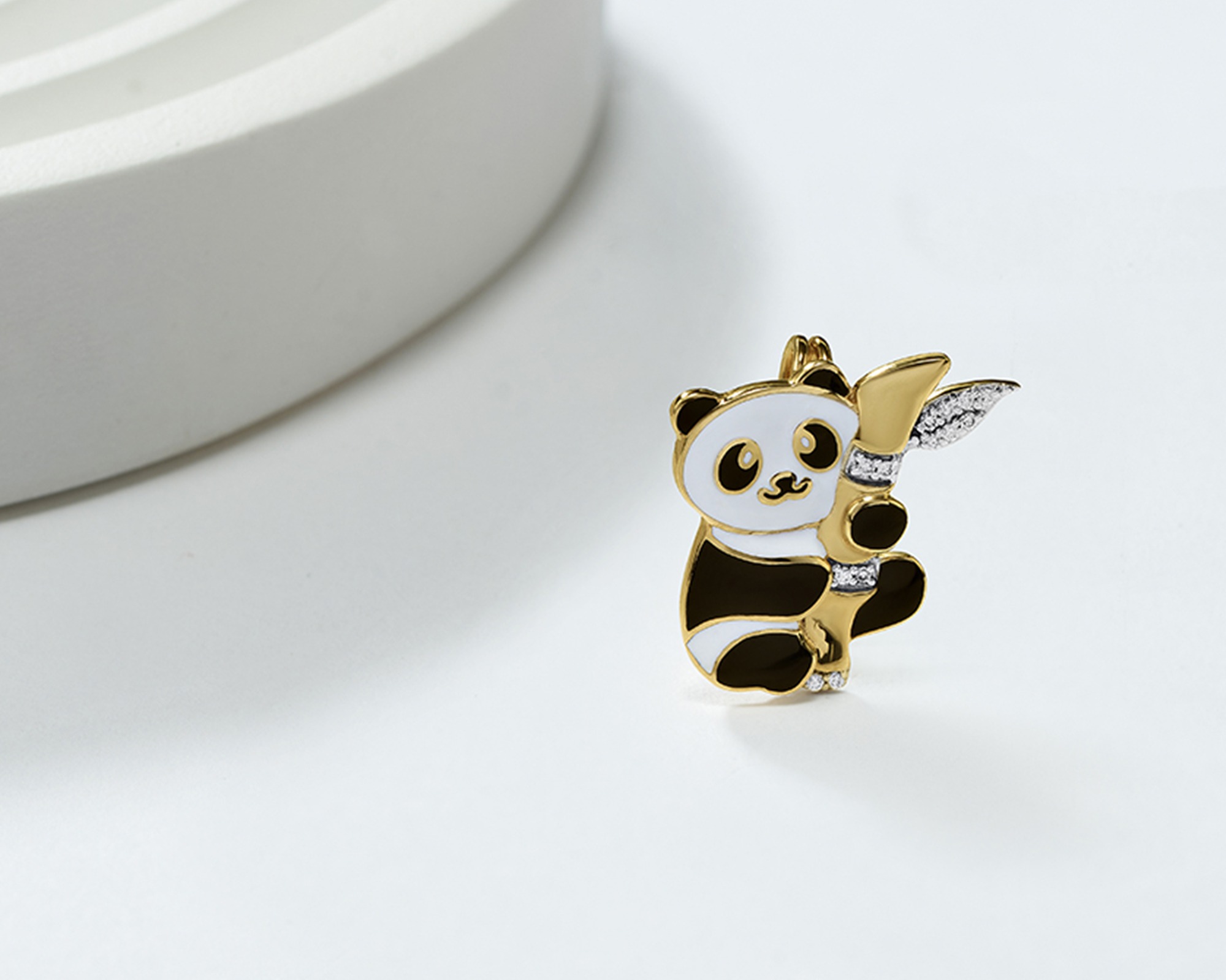 brooch