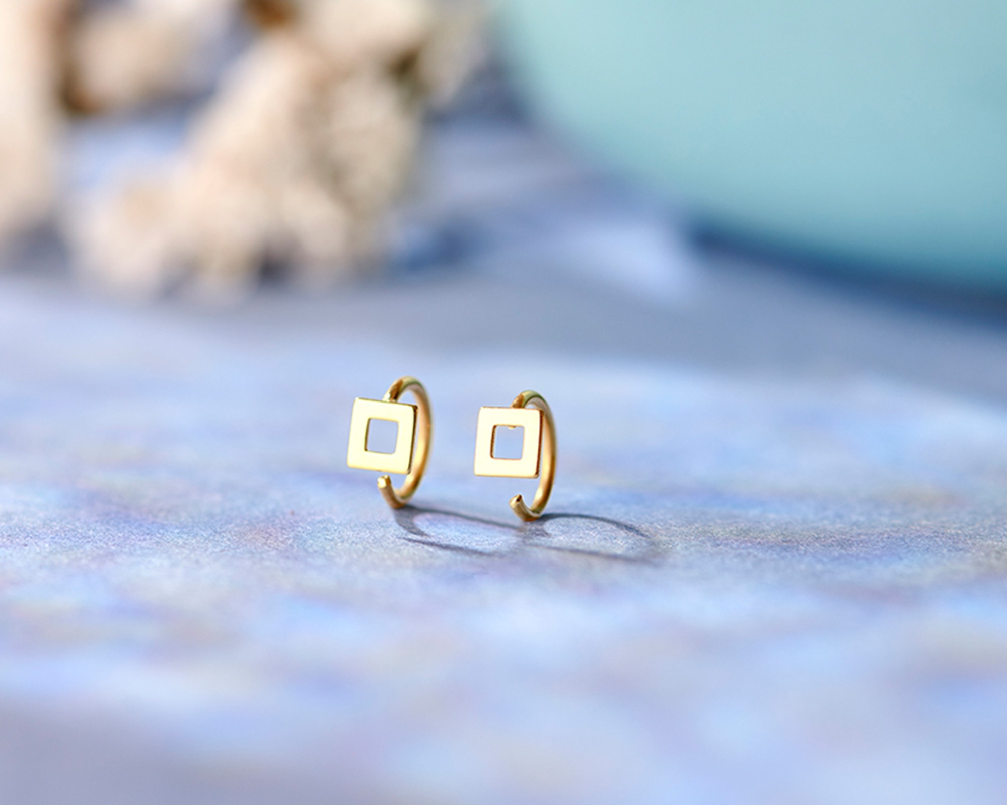 small gold earrings for upper ear