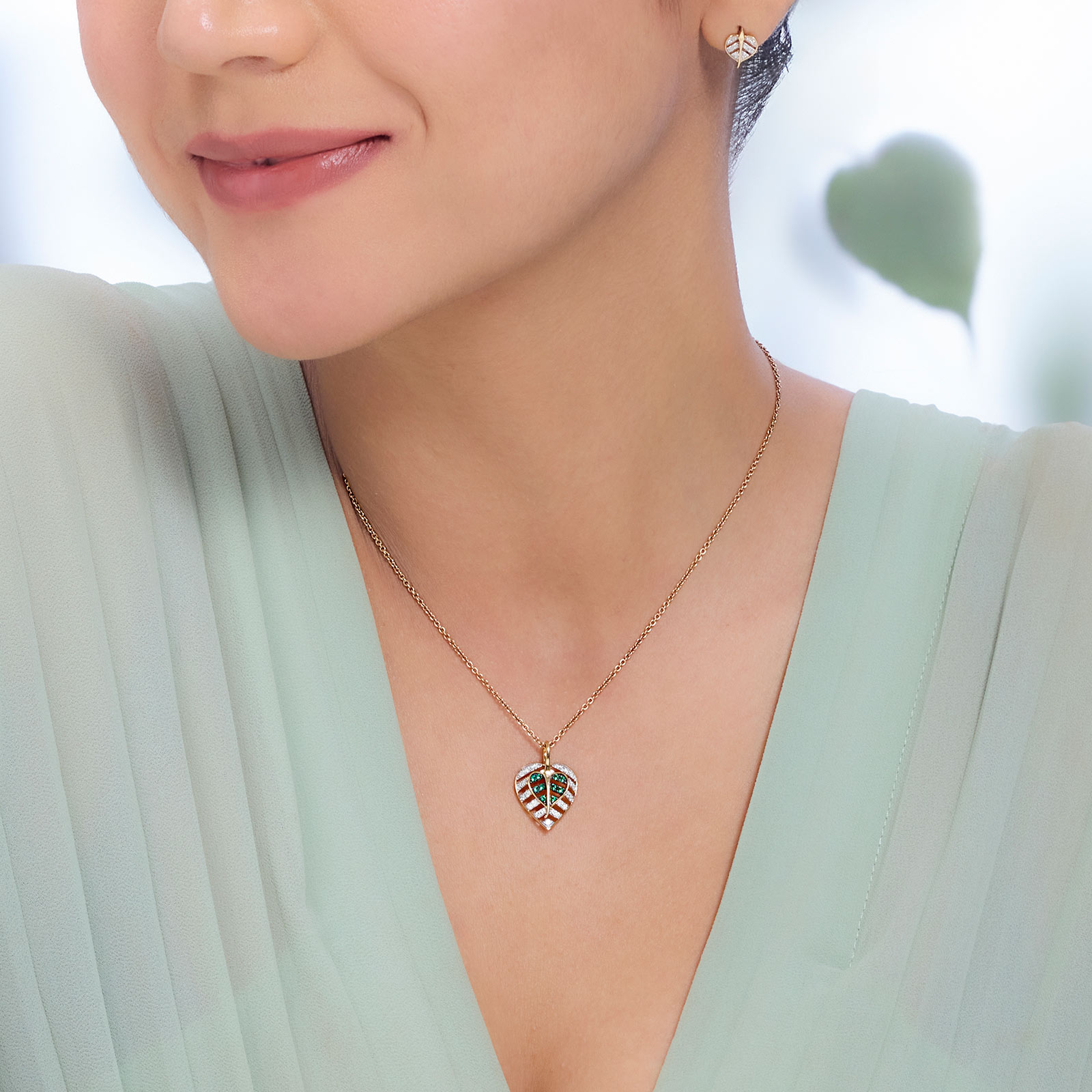 Peepal Leaf & Green Stone Diamond Pendant