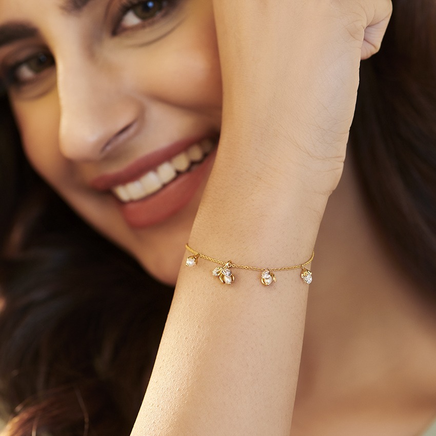 Pearly Dangle Diamond Bracelet