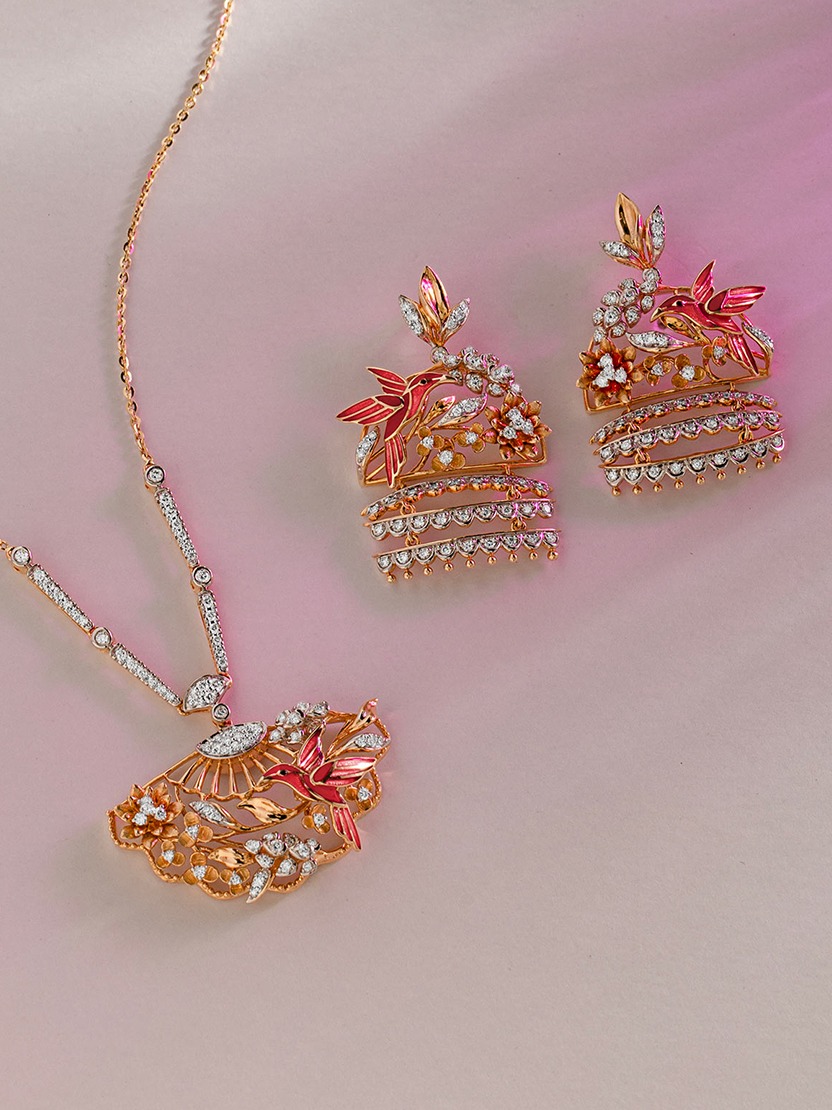 CaratLane diamond necklace set