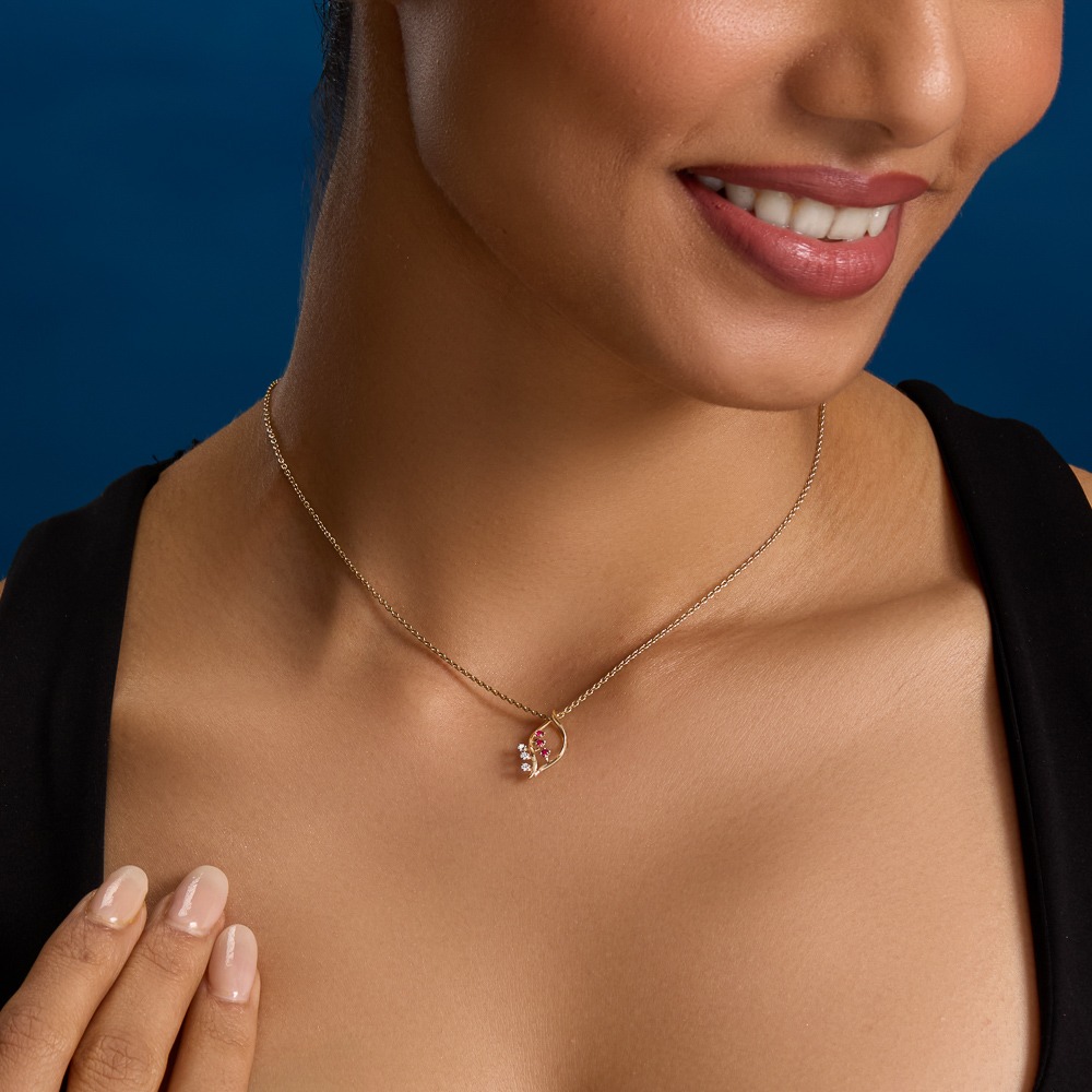 Scarlet Swirl 9KT Gemstone Pendant