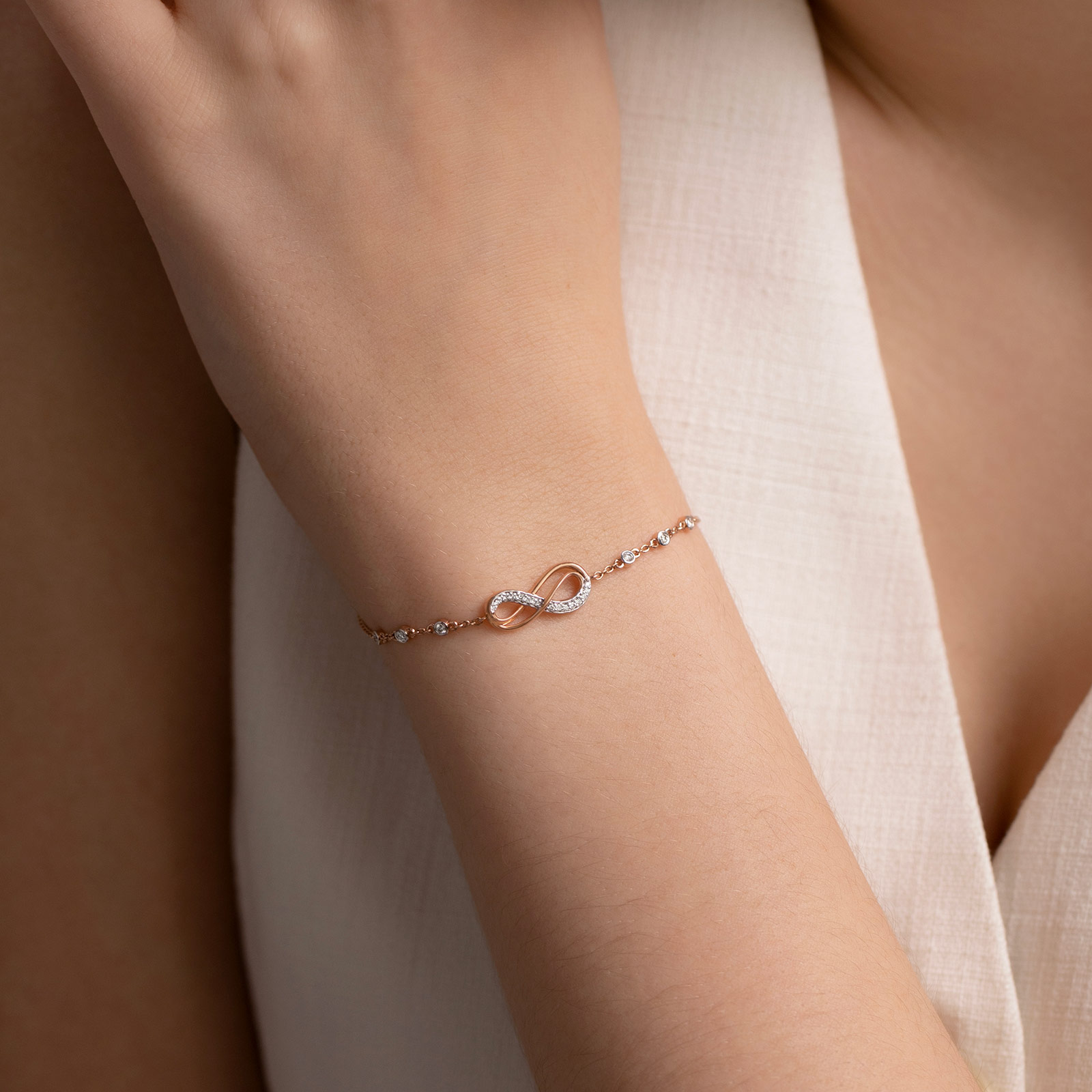 Vogue Infinty Diamond Bracelet