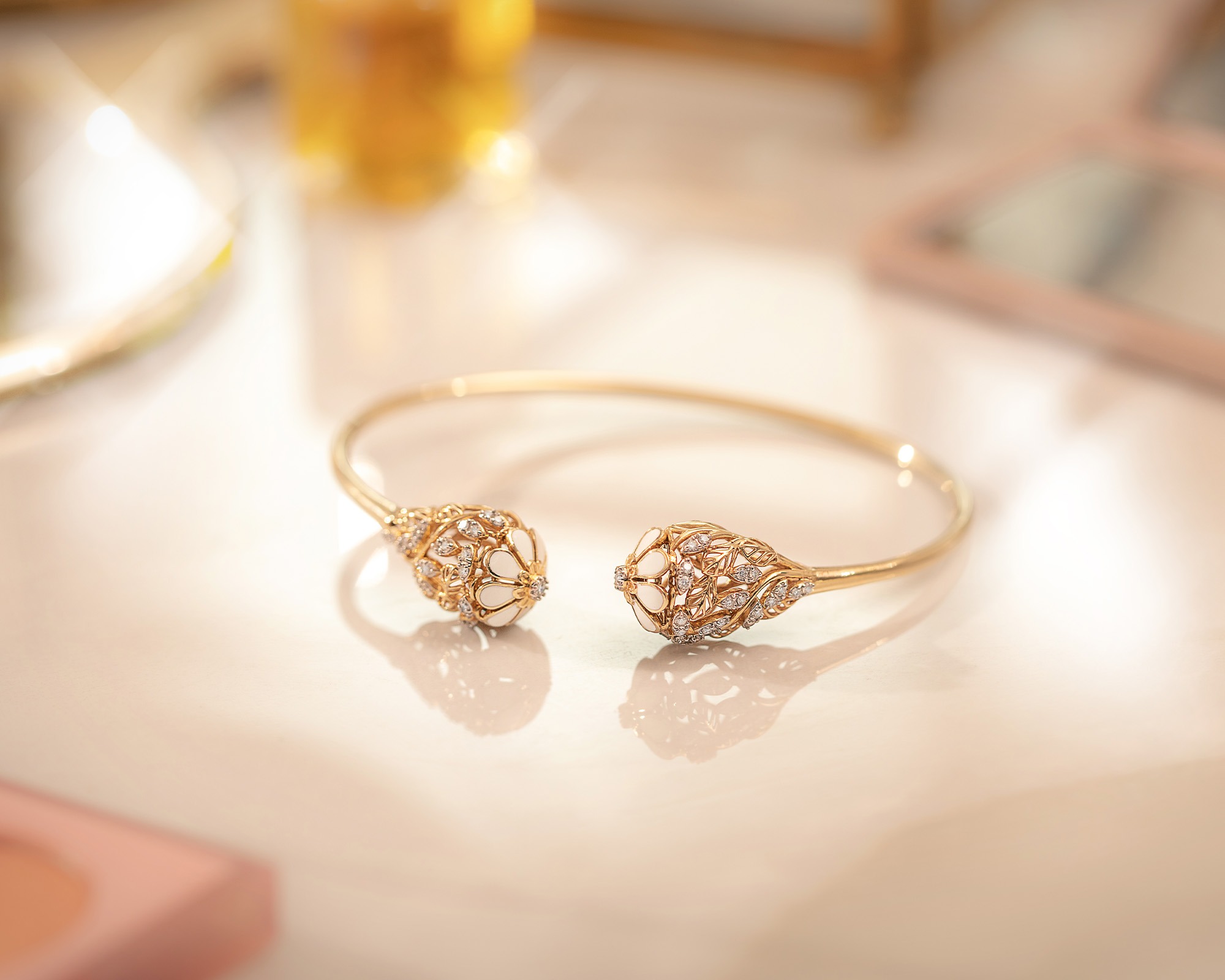 caratlane bracelet gold