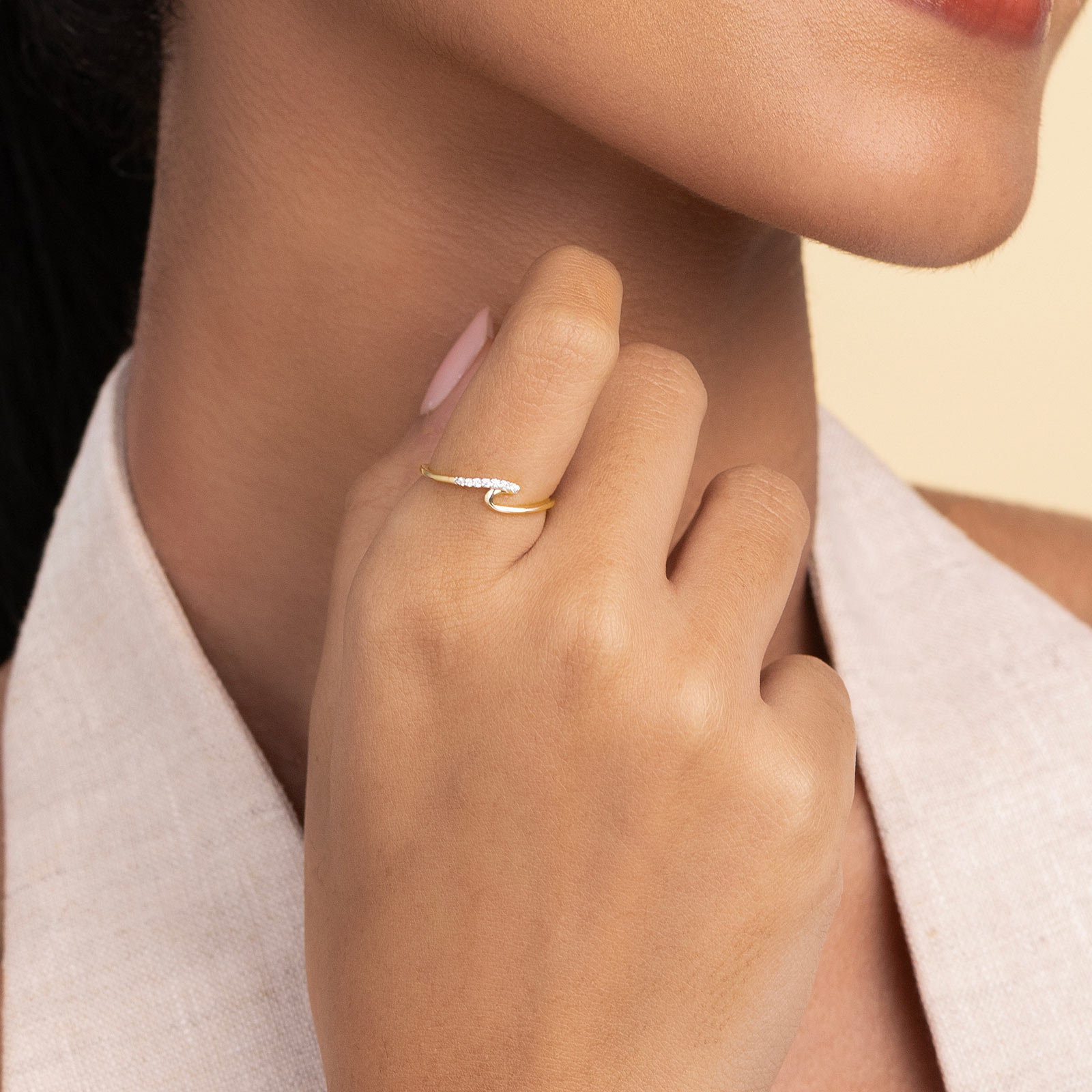 Minimal Waves 9KT Diamond Ring