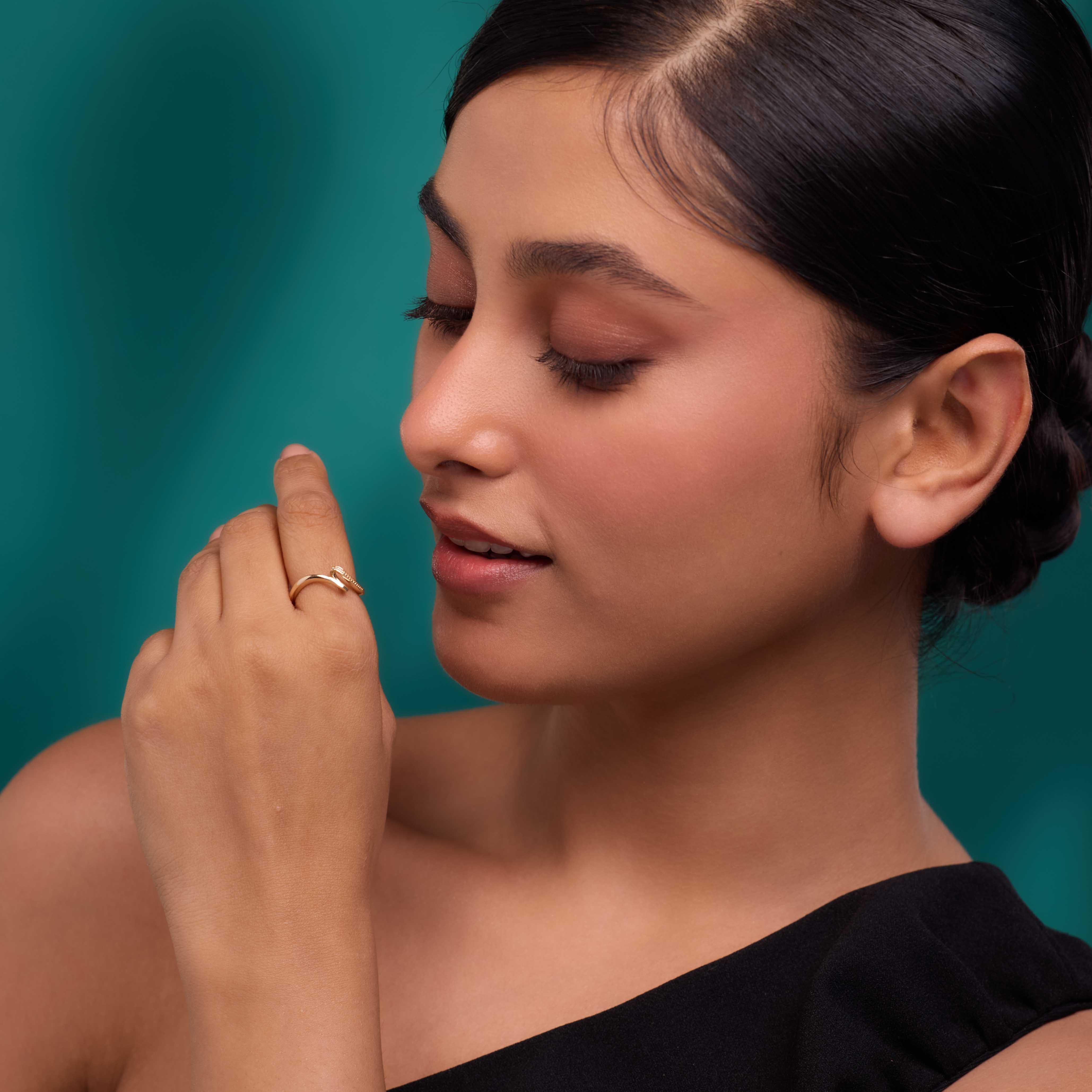 Minimal Wave Gold Ring