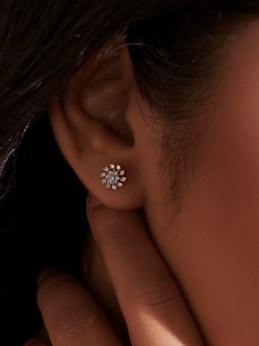 gold stud earrings for teenage girl