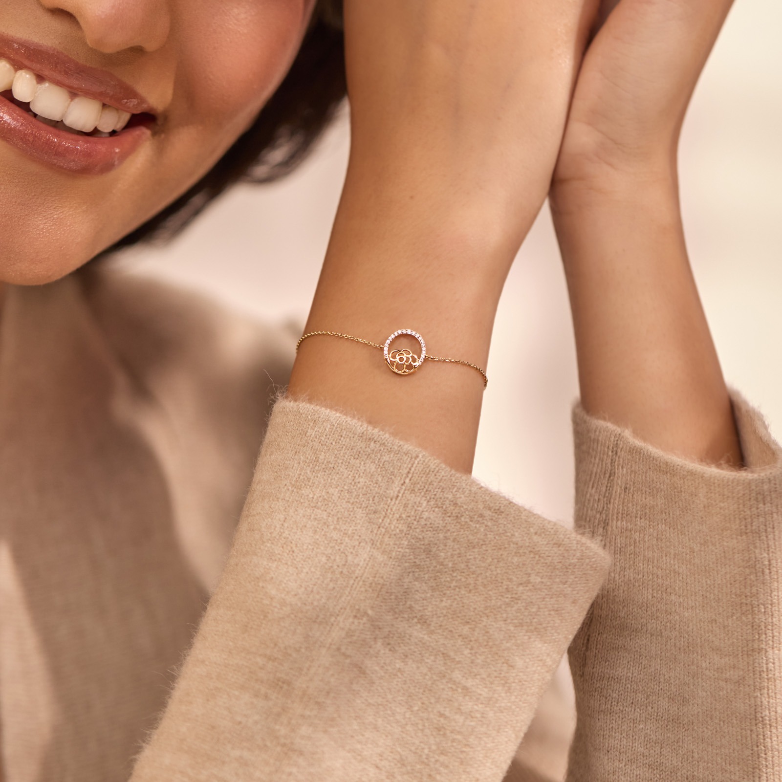 Looping Rose 9KT Diamond Chain Bracelet