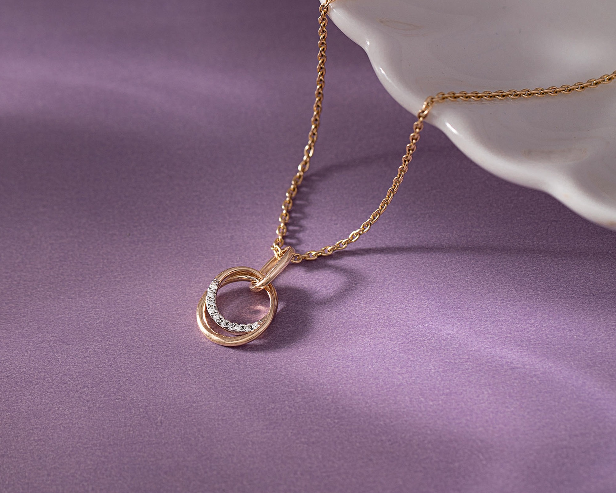 round shape gold pendant designs