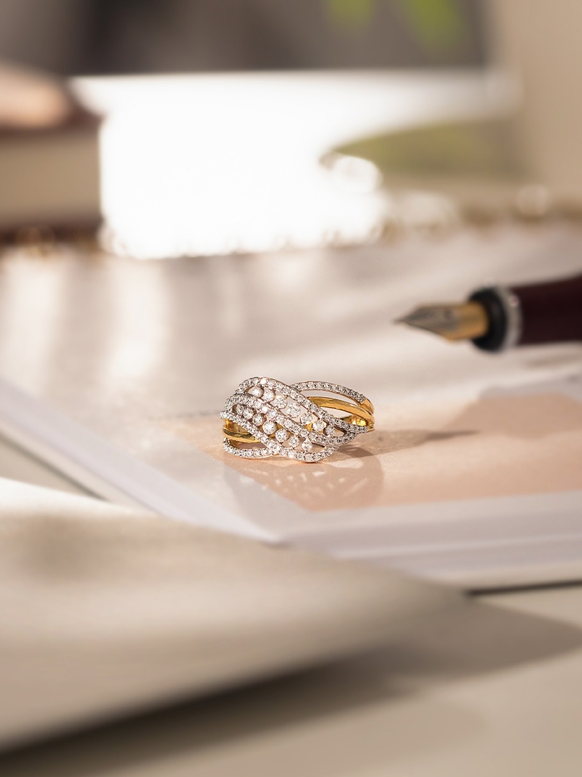 what jewellery to wear with black saree