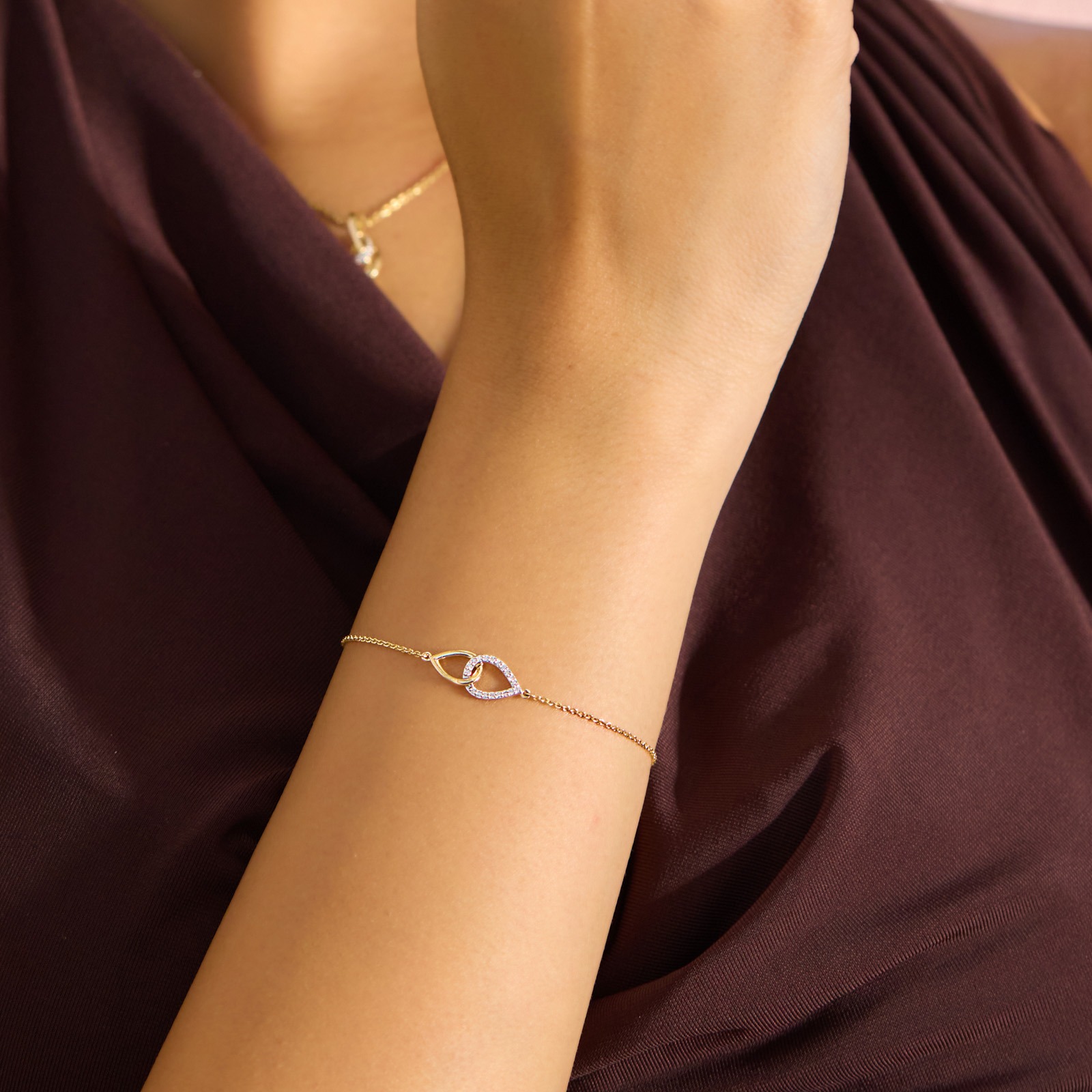Daily Gleam 9KT Diamond Chain Bracelet