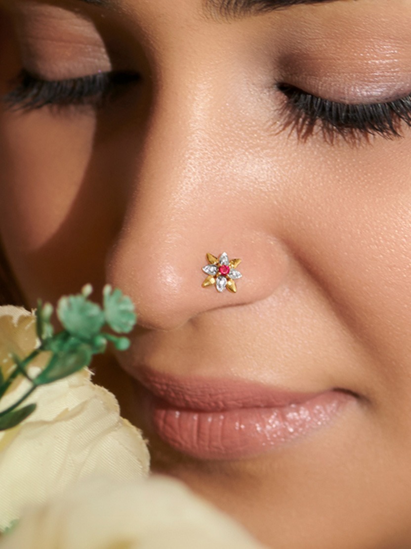 Daimond nose pin