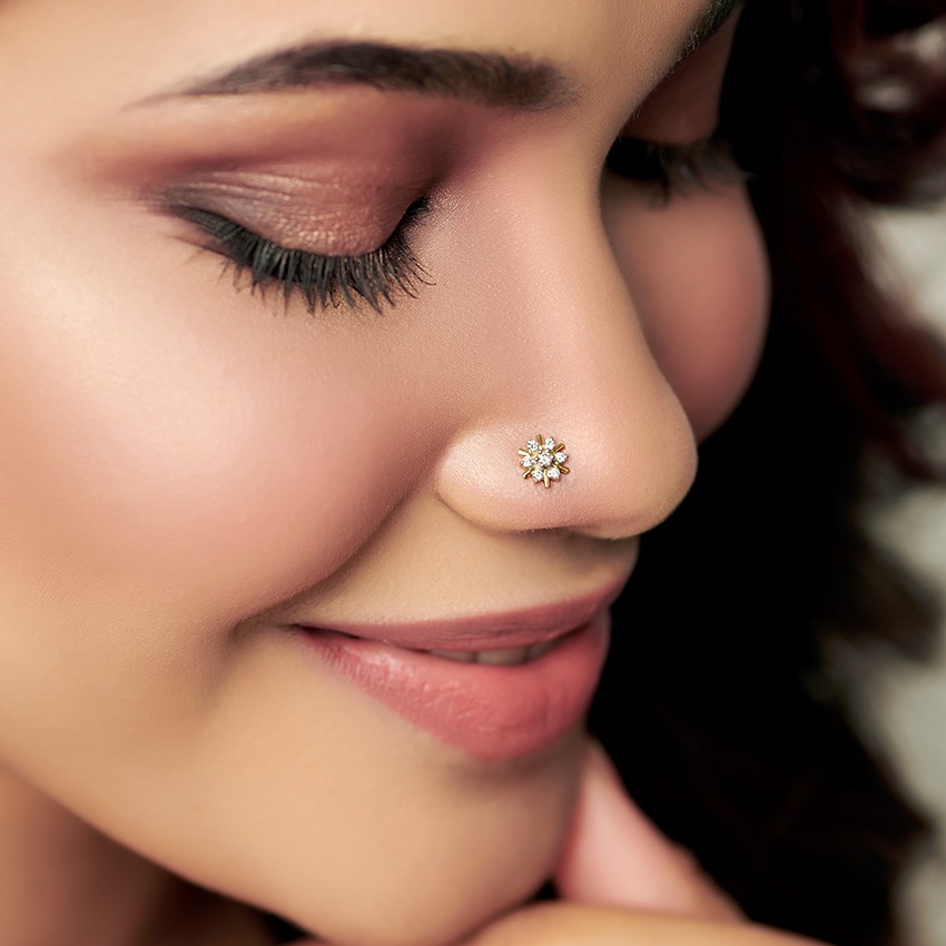 Hanita Shine Diamond Nose Pin