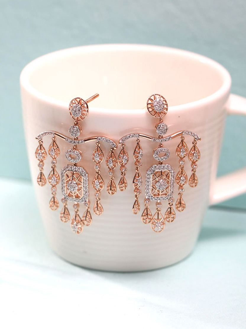 which earring suits on round face